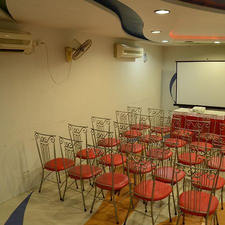 Prithvi Hotels Ahmedabad Exterior foto